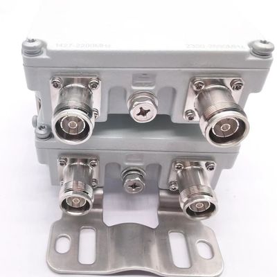 Dual-Band Low Pim Combiner 617-2690MHz 3300-3800MHz 4.3-10-F DIN-F Rot Innen-/Außen IP65