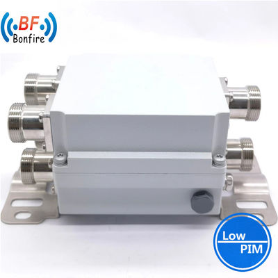 Dual Band Combiner 790-862 880-960MHz für Innen- und Außenbereich IP65 12,00cm * 10,00cm * 6,00cm