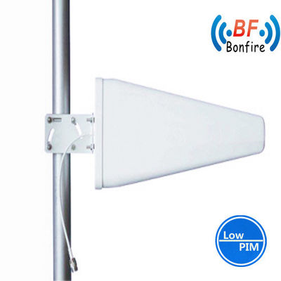 698-2700MHz Dual-polarisierte 4G LTE-Panel Richtzelle Außen-Wireless-Antenne