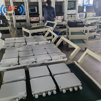 IP67 Quadplexer 698-960/1710-2170/2300-2700/3300-3800MHz mit 4,3-10 weiblicher Verbindung