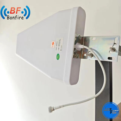 698-4000MHz Schmalstrahl-Antenne OEM/ODM-Produktion für Outdoor im Extent Stadium