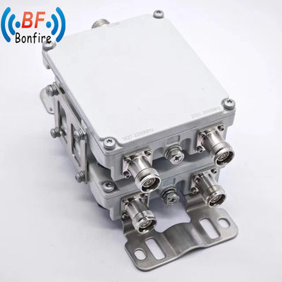 Triplexer 2300-2700MHz HF Triple-Band-Kombinator SMB Weibliche Schnittstelle 4.3-10 F / DIN-F / DIN F