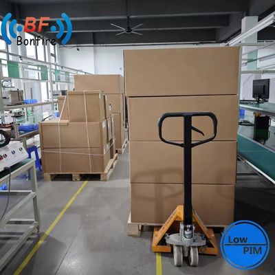 Innenraum 4G RF Antenne LTE Omni Siso Decken Dual-Polarization Antenne für Mobilfunk-Signal-Booster VSWR 1.5