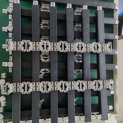 Ultra Breitband 3 Weg Low Pim Reaktiver Hochleistungssplitter 350-3800MHz 4,3-10 F Schwarz