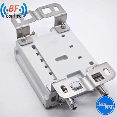 HLQ-XXXXX Quad-Band Low Pim RF Combiner1710-2170MHz 2300-2690MHz Rot Schwarz angepasst