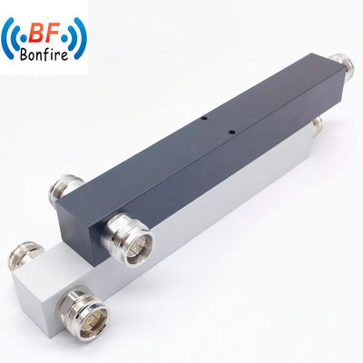 Innen-/Außen-Zwei-Wege-Reaktionsstromsplitter -160dbc IP65 350-3800MHz N Weiblich Grau