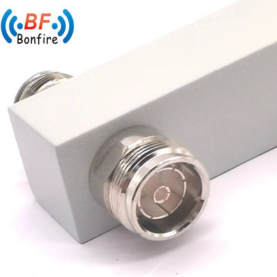 Innen-/Außen-Zwei-Wege-Reaktionsstromsplitter -160dbc IP65 350-3800MHz N Weiblich Grau