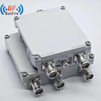 Triplexer-Kombinator Indoor/Outdoor 1710-1880 1920-2170 2300-2400 2500-2700MHz -155dbc mit 4,3-10-Frauen-Anschluss