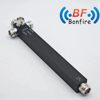 Innen-/Außen IP65 698-3800MHz 4-Wege-Hohlraum-Stromsplitter mit 4,3-10 weiblichem Steckverbinder