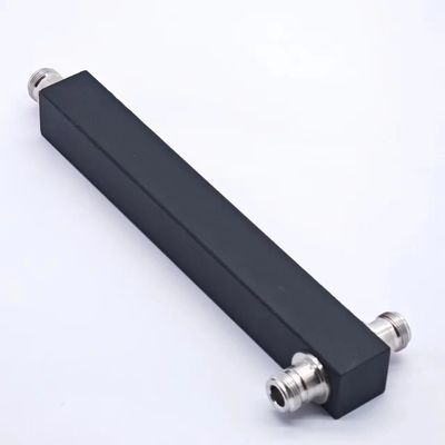 Paketgröße 22.00cm * 7.00cm * 4.00cm Hochleistungs-N-F IP65 698-3800MHz 2-Wege-Splitter