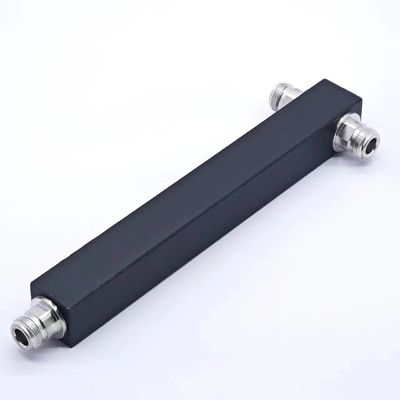 Paketgröße 22.00cm * 7.00cm * 4.00cm Hochleistungs-N-F IP65 698-3800MHz 2-Wege-Splitter