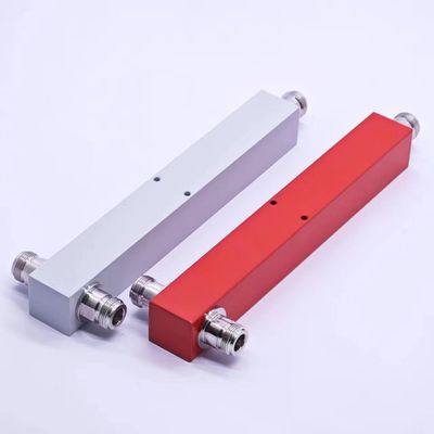 Paketgröße 22.00cm * 7.00cm * 4.00cm Hochleistungs-N-F IP65 698-3800MHz 2-Wege-Splitter