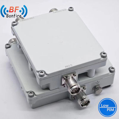 Grauer Triplexer-HF-Kombinator 50W 2-Wege-UHF 1710-1880 1920-2170 2300-2400 2500-2700MHz N-50K-Anschluss