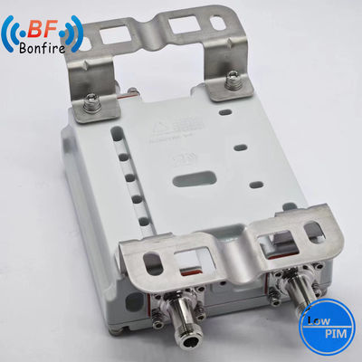 2300-2400 2500-2700MHz Triplexer HF Diplexer HF Quadplexer Kombinator 200W N Weiblicher Stecker für die öffentliche Sicherheit