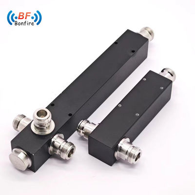 Schnittstelle N-F/DIN-F/4.3-10-F Grau/Rot/Schwarz/Anpassungs-Leistungsdivider 5000-6000 MHz