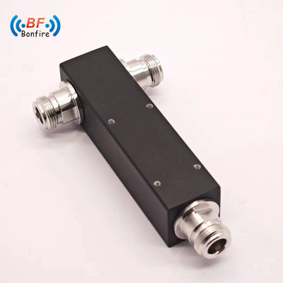500W 2-Weg-Stromsplitter 5000-6000MHz -155dBc 4.3-10 weiblich IP65 angepasste Graufarbe