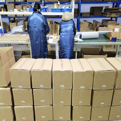 4 in 4 aus Hybrid-Kombinator Hybrid-Kopplung 698-4000MHz N-F 2.000kg Paket Bruttogewicht