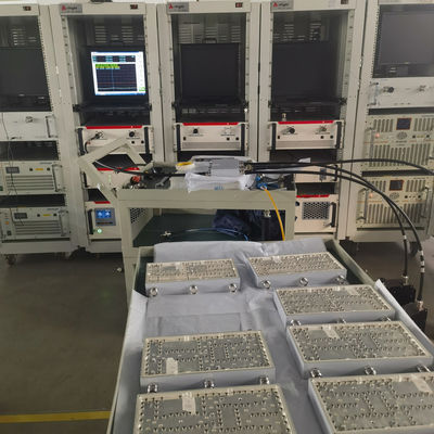 Paketgröße 22,00cm * 9,00cm * 6,00cm 698-3800MHz 300W 155dbc 4X4 Hybridkopplung