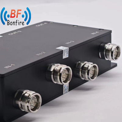 Grau/Rot/Schwarz/Maßgeschneiderter Breitband 698-3800MHz 4,3-10 weiblicher IP65-Hybridkombiner