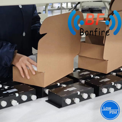 698-3800MHz UHF 3dB 4 in 4 aus Matrix Hybrid Kopplung für 4.3-10-F/DIN-F/N-F Schnittstelle