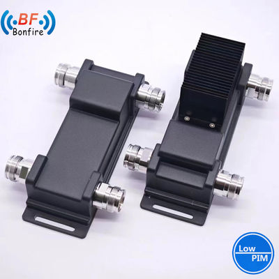 100W 90 Grad 3dB HF-Hybridkopplung 698-4000MHz Hybrid-Kombinator IP60 N Weiblicher Typ Rot