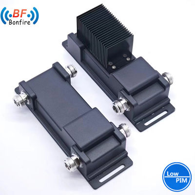 Innen-/Außen IP65 5g 698-4000MHz Hybrid-Kopplung/Kombinator 2X2 N Weibliche Graue Niedrig Pim