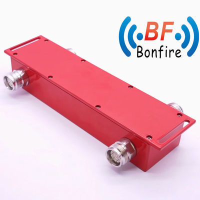 698-3800MHz 3dB Rotfarbiger Hybridkopplung 4,3-10 weiblich 2 in 2 aus Kombinator IP65 -160dbc