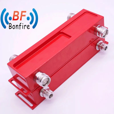 698-3800MHz 3dB Rotfarbiger Hybridkopplung 4,3-10 weiblich 2 in 2 aus Kombinator IP65 -160dbc