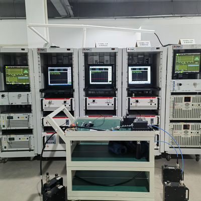 Grau 698-4000MHz 4X4 4in 4out 300W 155pim HF-Hybridkopplung Hybridkombiner für Das Ibs