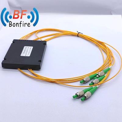 1*4 Einzelmodus-PLC-Splitter 0,500 kg mit Paketgröße 25,00cm * 20,00cm * 10,00cm
