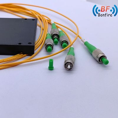 1*4 Einzelmodus-PLC-Splitter 0,500 kg mit Paketgröße 25,00cm * 20,00cm * 10,00cm