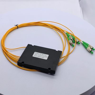 1*4 Einzelmodus-PLC-Splitter 0,500 kg mit Paketgröße 25,00cm * 20,00cm * 10,00cm