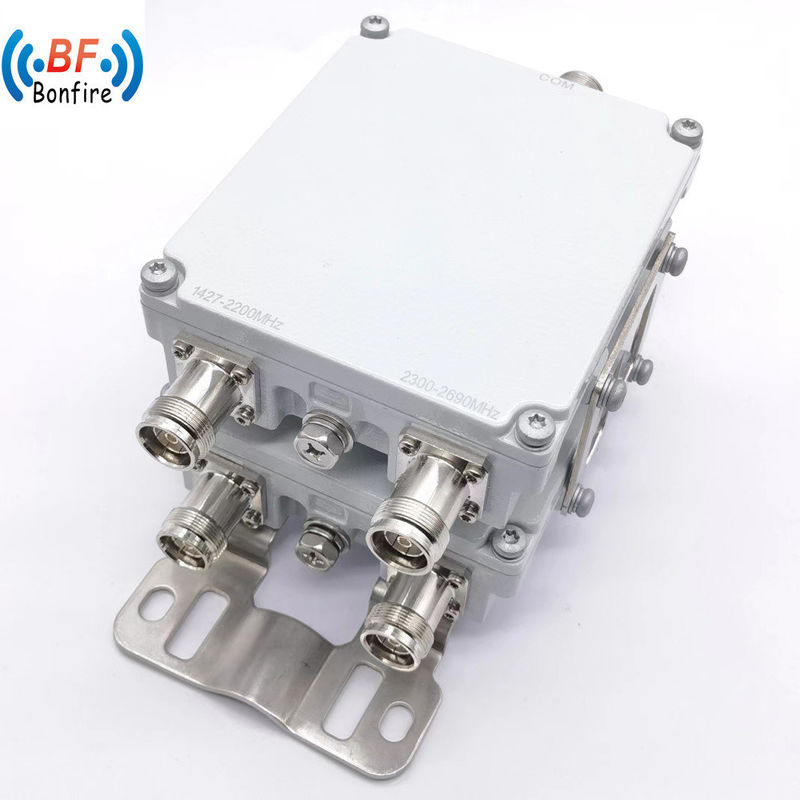 Dual-Band Low Pim Combiner 698-960MHz 1710-2700MHz 4.3-10-F DIN-F für das 4G LTE Netzwerk