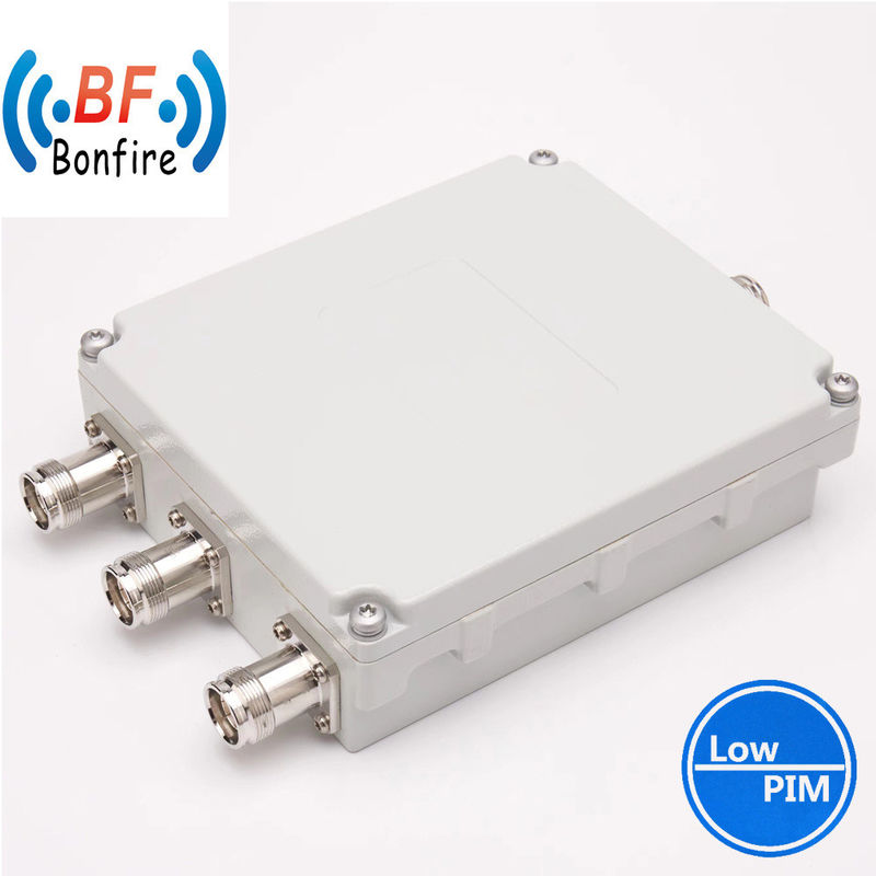 4.3-10 F DIN-F-Schnittstelle HF-Triplexer Triple-Band-Kombinator 380-2700 MHz Grau/Rot/Schwarz