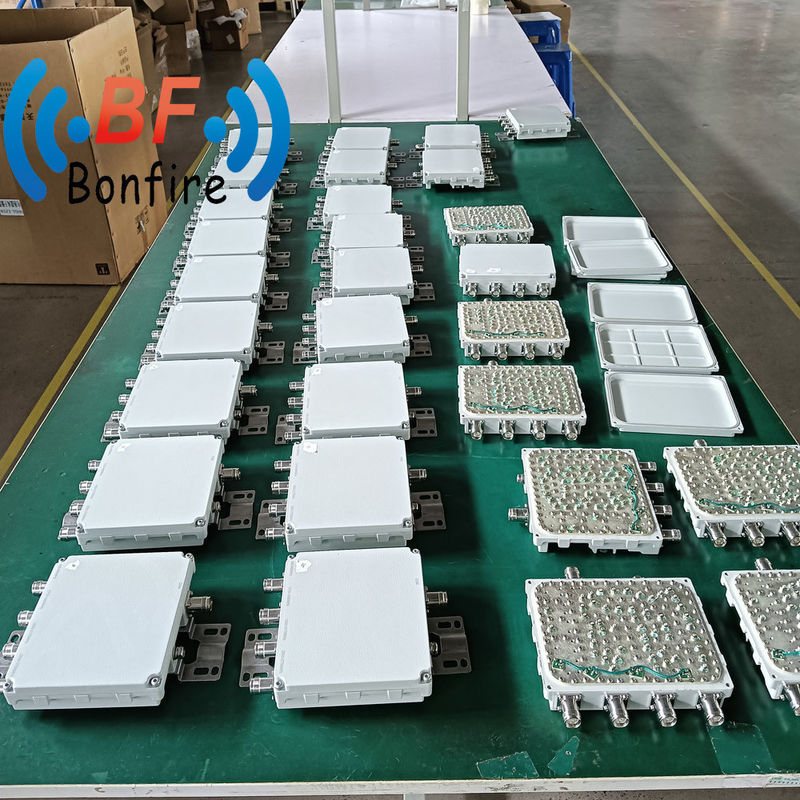 1710-2700MHz RF Low Pim Quadplexer Indoor Multiplexer Quad-Band Combiner 4,3-10 Weiblich