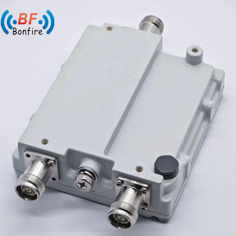 1710-1880 1920-2170 2300-2400 2500-2700MHz N-Frauen Quad-Band-Kombinator Diplexer für HF Innenräume