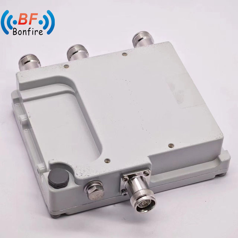 Quad-Band-Kombinator 5g Mul RF-Kombinator Triplexer 1710-1880 1920-2170 2300-2400 2500-2700 MHz