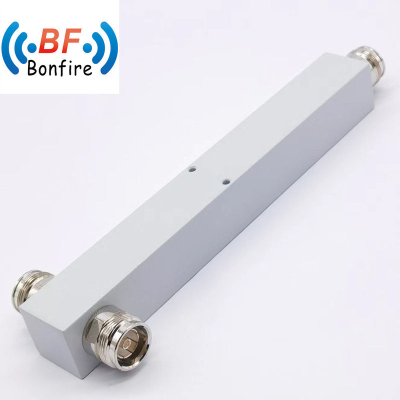 Innen-/Außen-Zwei-Wege-Reaktionsstromsplitter -160dbc IP65 350-3800MHz N Weiblich Grau
