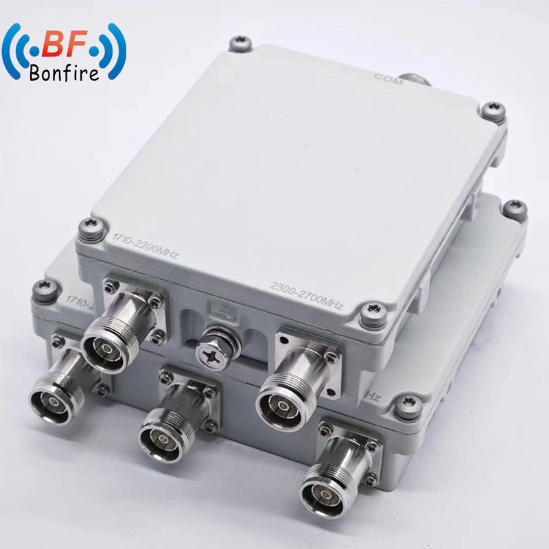 4.3-10f DIN-F N-F Direct RF Triplexer Diplexer Combiner für Telekommunikationsteile für Innen- und Außenbereich IP65