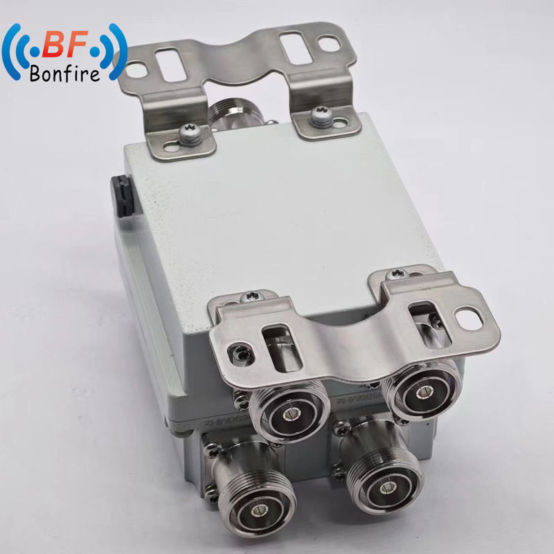 Maßgeschneiderter Grauer 300 Watt wasserdichter IP65-RF-Diplexer-Kombinator mit 4,3-10-Frauenanschluss