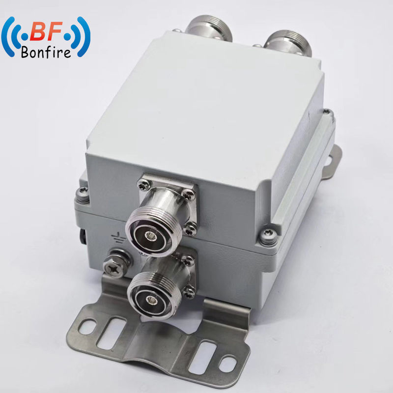4.3-10f DIN-F Schnittstelle Triplexer-Kombinator für 5G-Markt 300W 1920-2170 2300-2400 2500-2700mhz Niedrig Pim