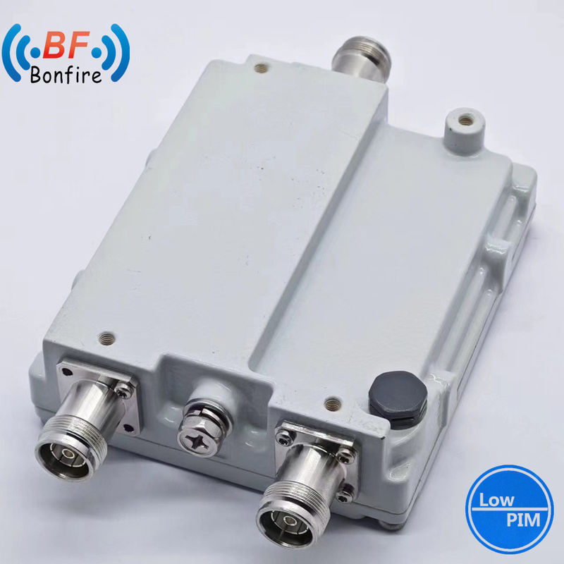HF-Kombinator 1710-1880 1920-2170 2300-2400 2500-2700m Niedrig Pim -112dbc 300W Triplexer
