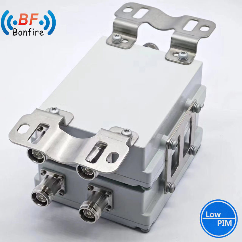 690-862/880-960/1427-3800MHz HF-Kombinator -160dbc 200W Triplexer mit 4310 weiblicher Verbindung
