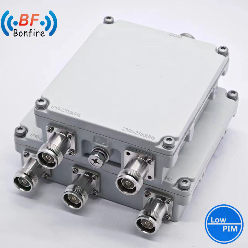 Original roter 3-Wege-UHF-Kombinator 2500-2700MHz Quad-Band-Kombinator Triplexer HF-Diplexer