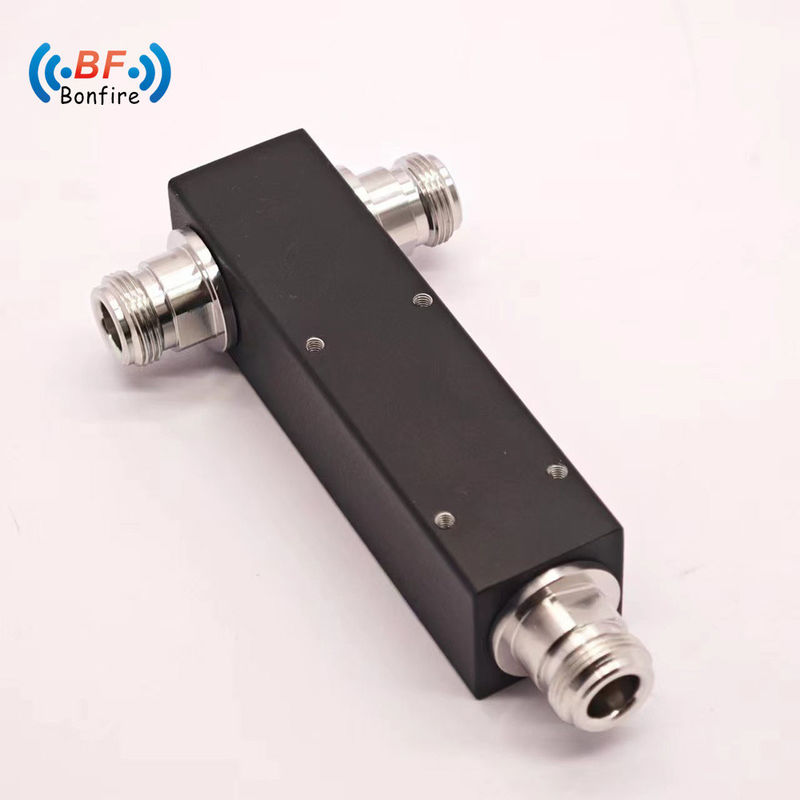 500W 2-Weg-Stromsplitter 5000-6000MHz -155dBc 4.3-10 weiblich IP65 angepasste Graufarbe