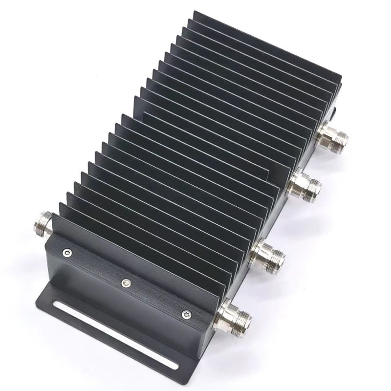 698-3800MHz Niedriger Einsetzverlust 4 in 1 aus Hybridkopplung NF RF Hybridkombinator Schwarz