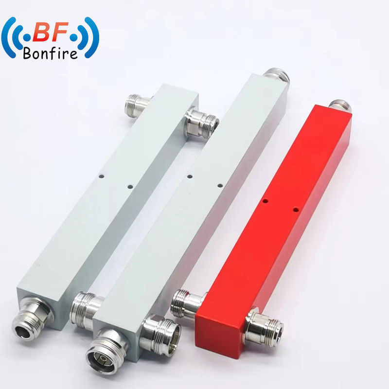 698-3800MHz DIN-Typ Weiblicher Stecker Typ -160dbc Pim3 2-Wege-Hohlraum-Typ HF-Stromspalter für Telekommunikationssysteme