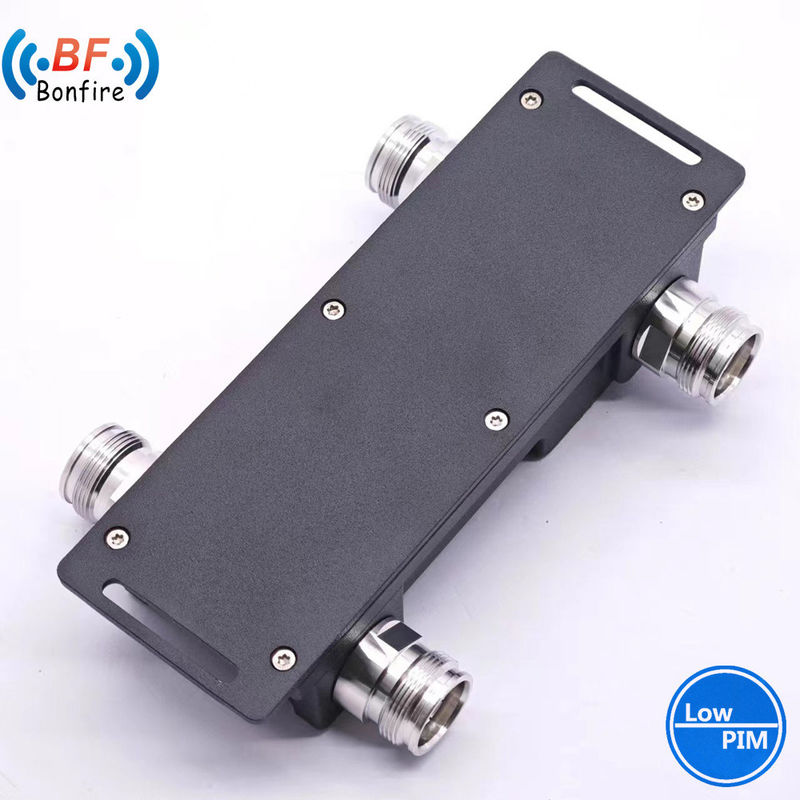 698-4000MHz Breitband 4X4 Hybridkombinator 7/16DIN Weibliche Packung Bruttogewicht 2.000kg