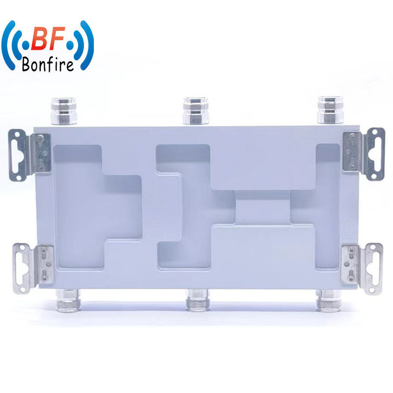 Paket Bruttogewicht 1.410kg 698-2700MHz 3X3 Matrix N Weibliche niedrige Vswr Hybrid-Kopplungen