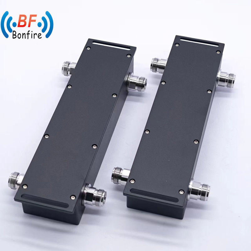 Packung Bruttogewicht 0,780 kg Grau/Rot/Schwarz 698-4000 MHz Passiv-RF 2X2 Hybrid-Kombinator